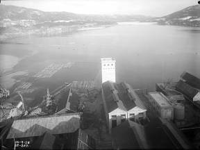 Tømmerfløting 1928 på Heddalsvannet